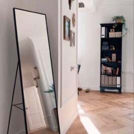 מראת גוף על רגל מסגרת שחורה 155X45