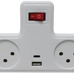 מפצל חשמל 1 ל-2 T עם שקעי USB+TYPE-C ומפסק
